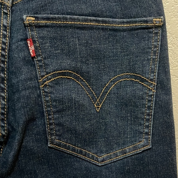 Levi’s Jeans - Picture 7 of 9